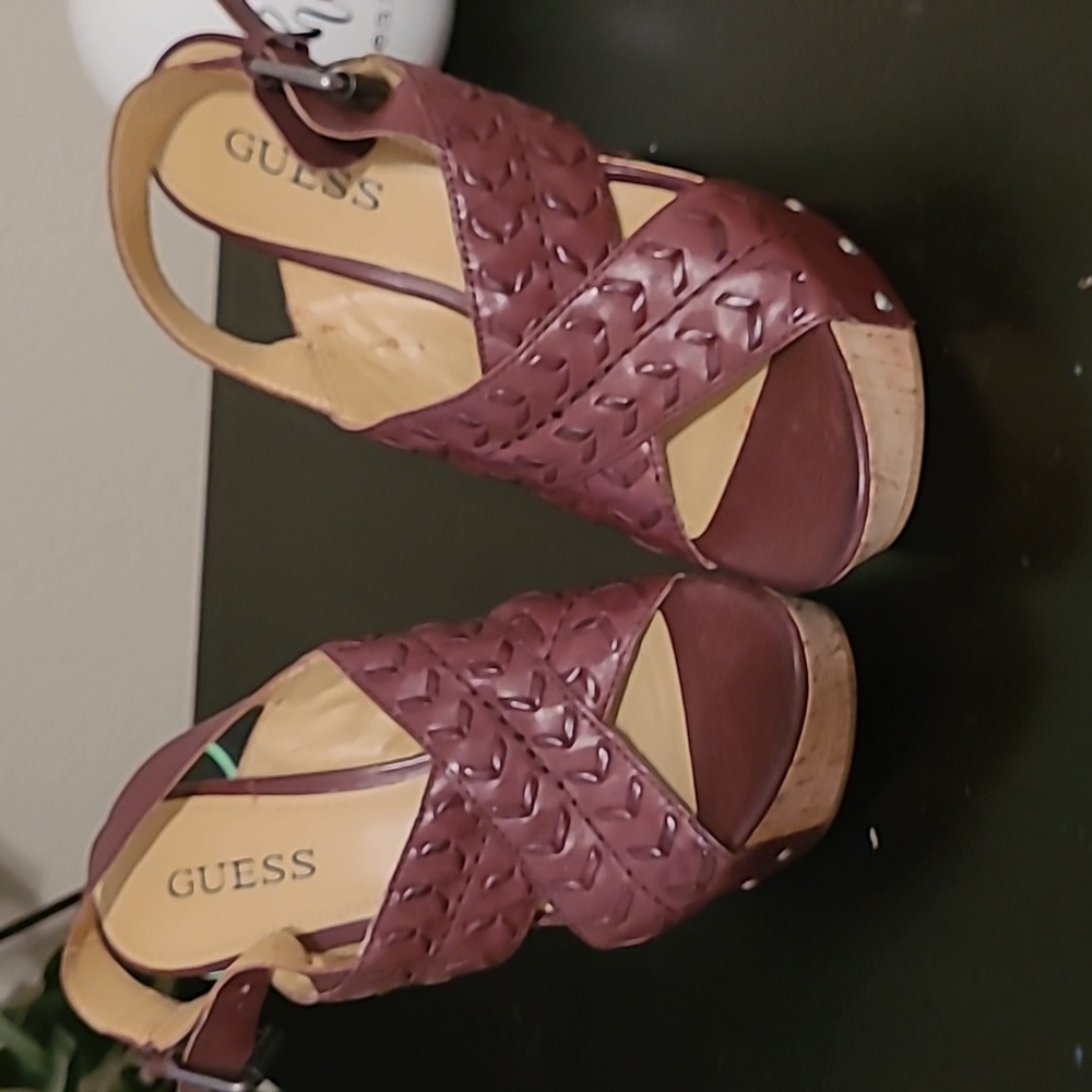 Heel New never worn
